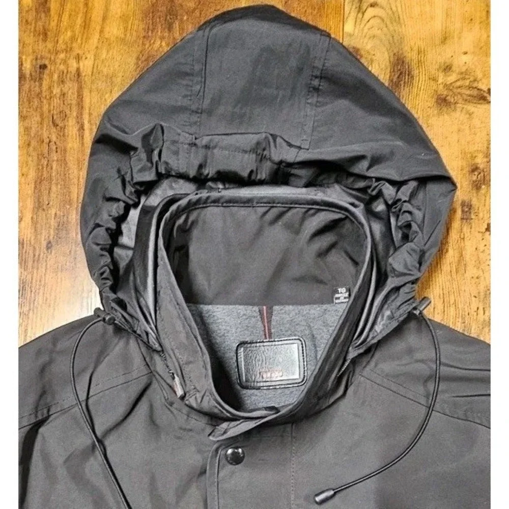 Tumi Tech Black Utility Jacket Men's‎ Extra Large Multi Pocket Concealed Hood
